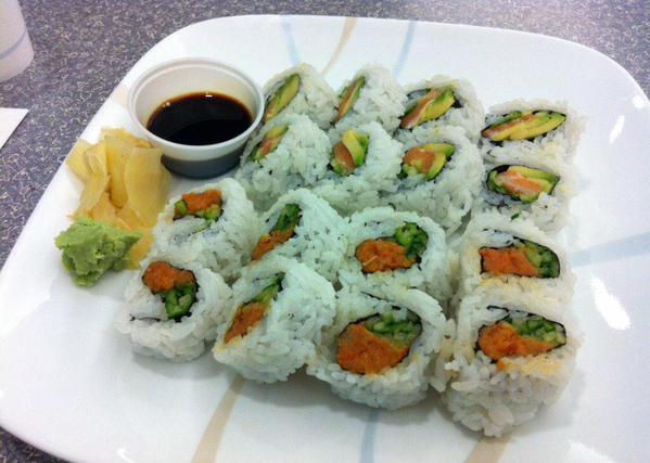 ItsFoodPics's tweet photo. Someone bring me sushi. Thanks https://t.co/MrWAYQNsD3