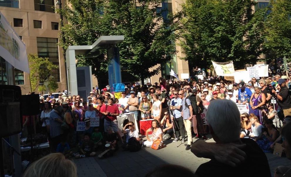 CKNW's tweet photo. Thousands rally in Vancouver on eve of Paris Climate Change summit  #cop21 #climatemarchyvr https://t.co/jZ1HDH1aaZ https://t.co/nCP16kGWii