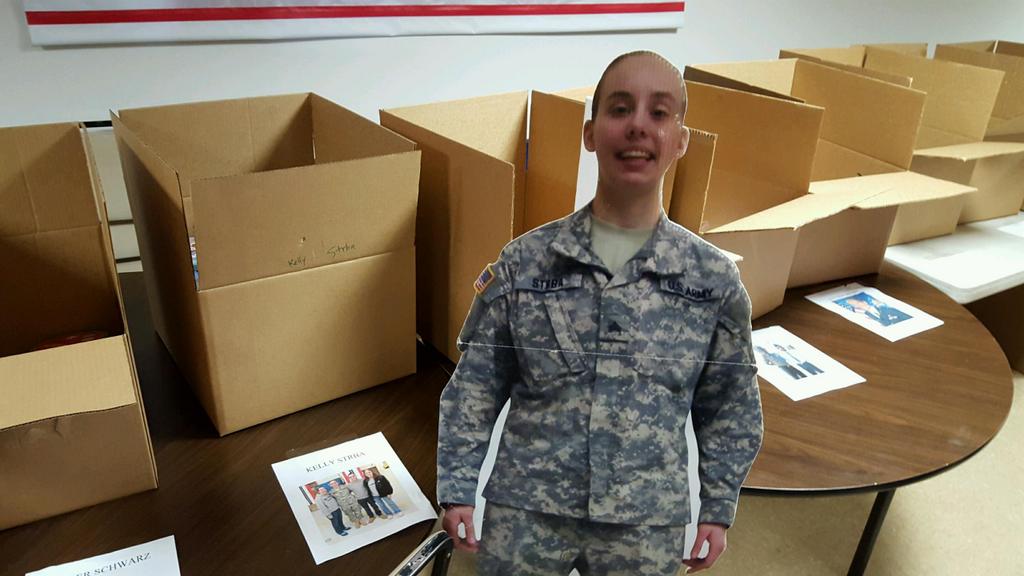 CardboardKelly1's tweet photo. Cookies for Camouflage today! #EnfieldHooah #Enfield #holidayspirit #lovefromhome #deployedfortheholidays https://t.co/8biOAELcET