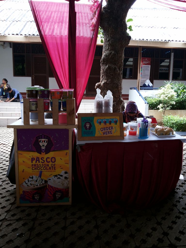 CommWeek19's tweet photo. Yuk mampir ke Bazaar @CommWeek2015 ,semuanya ada disini! #CommWeek2015 https://t.co/qVrpNqliuu