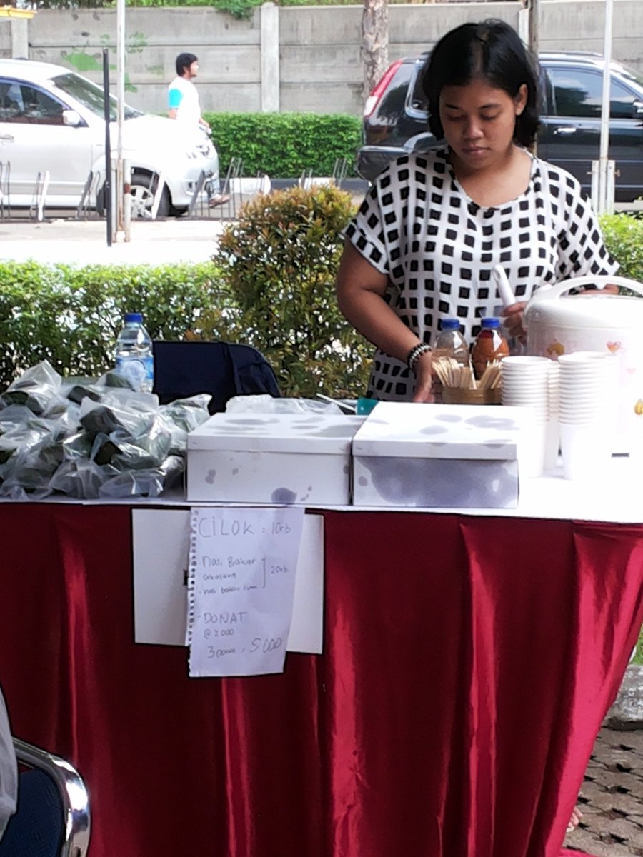 CommWeek19's tweet photo. Yuk mampir ke Bazaar @CommWeek2015 ,semuanya ada disini! #CommWeek2015 https://t.co/Ly0DWPoDY8