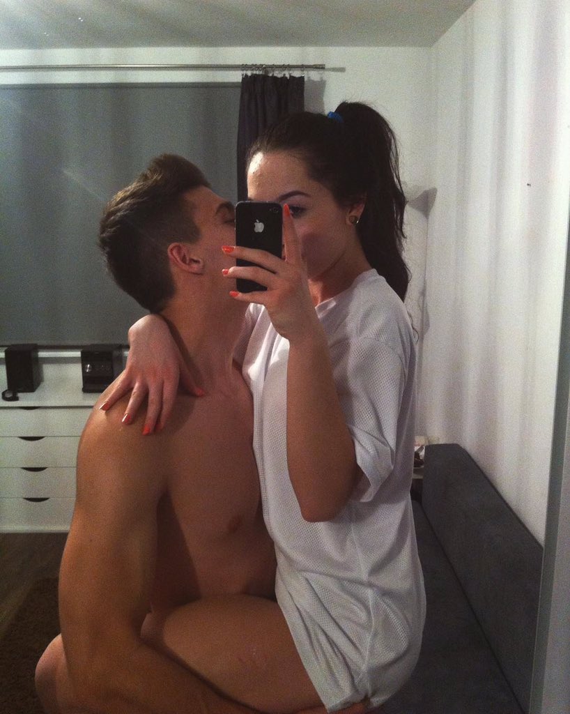 theallknowerno's tweet photo. mirror pictures stay winning https://t.co/MNMBTsEbAK