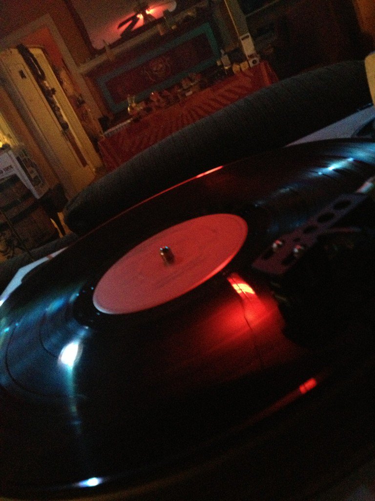 wowfluttervinyl's tweet photo. @GLoveGraham #NightMoves https://t.co/1gPEyIMn5L