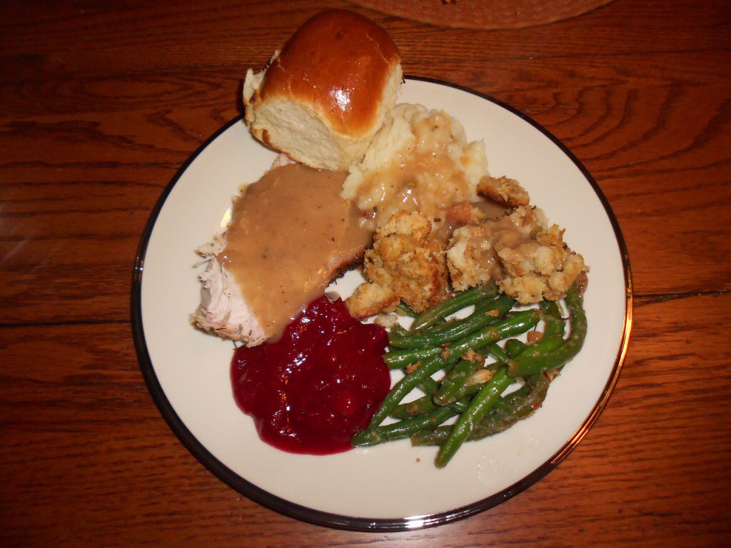 Conorjgallivan's tweet photo. Thanksgiving Meal! #innerturkey #MrWongEC2015 @MrRodWong https://t.co/AOzn6PQer1