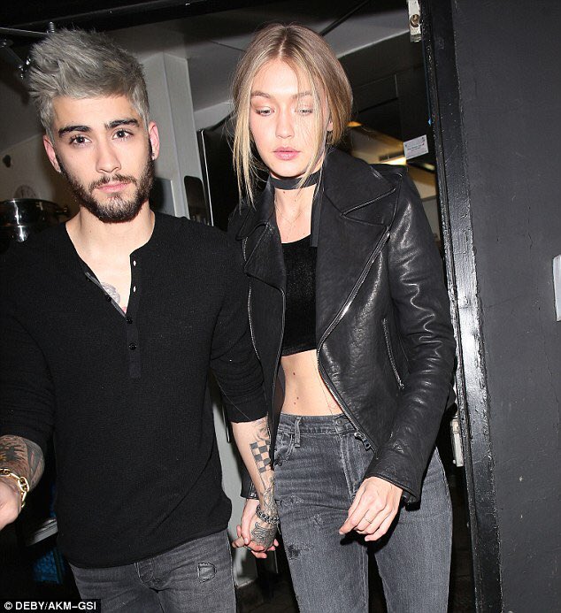 ZaynJMNews's tweet photo. #HQ | Zayn and Gigi Hadid leaving The Nice Guy in West Hollywood. #1 11.28.15 https://t.co/dLs8Nuv0J0
