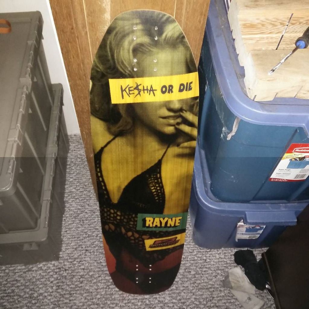 JustinReadings's tweet photo. Miss the old days! #switchbacklongboards #switchbackmademedoit #keshaordie #kesha #raynelo… https://t.co/iT39To1F1L https://t.co/2lI5QLFvNL