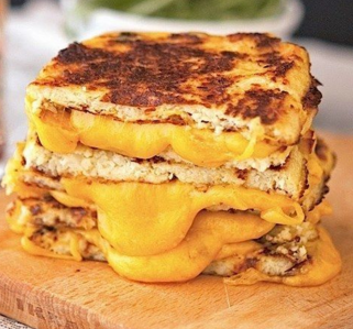 ItsFoodPics's tweet photo. Melted cheese is life https://t.co/pBwRW0GMIV
