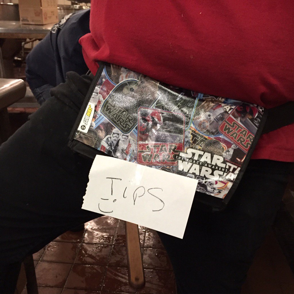 iiisergio24's tweet photo. When a server ask for a tip #tipofthisdick! https://t.co/xrg63WC7rI