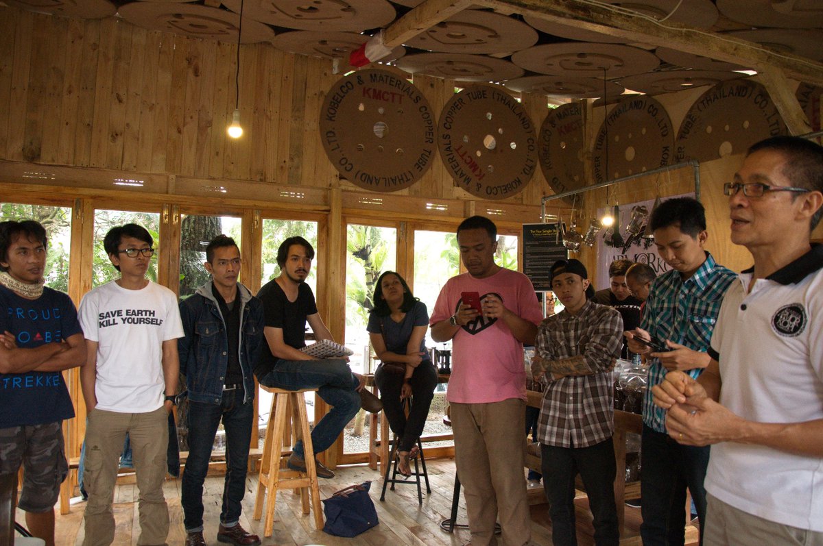 ritual ngopi @armorkopi.bdg