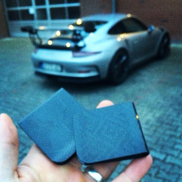 carbonfbrwallet's tweet photo. #Carbonfiber #moneyclips with the #Porsche https://t.co/fyPc4W71Ut #carbonfibre #wallet #wallets #edc #porsches https://t.co/7zdTlejN8A
