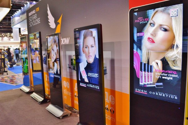 DigitalSignsUAE tweet picture
