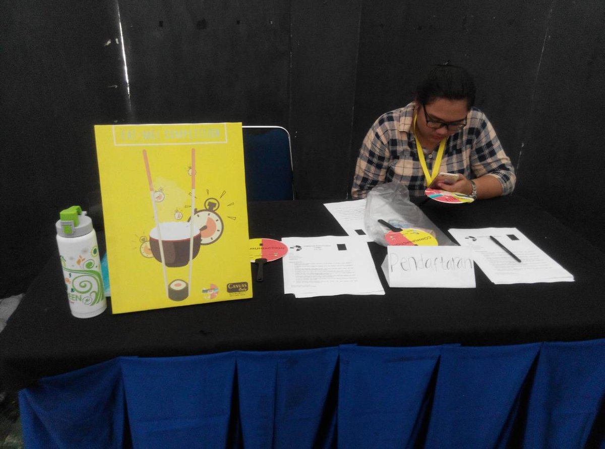 CommWeek19's tweet photo. Yuk yang mau daftar lomba makan cepat (EAT ME!) bisa langsung aja mampir ke stand pendaftaran di lobby #CommWeek2015 https://t.co/pyJtKZsrLQ