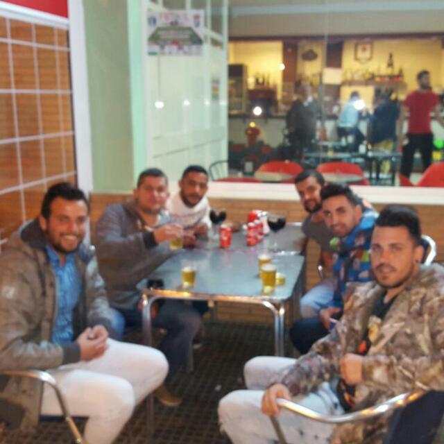 Askasio's tweet photo. Sabadito con los colegas https://t.co/1feeBnb7AW