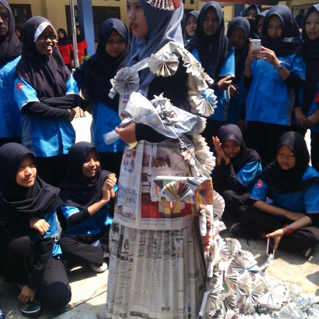 smktk_plus's tweet photo. Modelll teknomedika plus dari daur ulang 
#prokerosis2015/2016 https://t.co/Rad5xXInrl