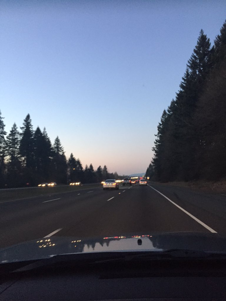 chiefreefie's tweet image. Lil blurry but the sky was periwinkle tonight and I almost cried tears of joy #favecolor