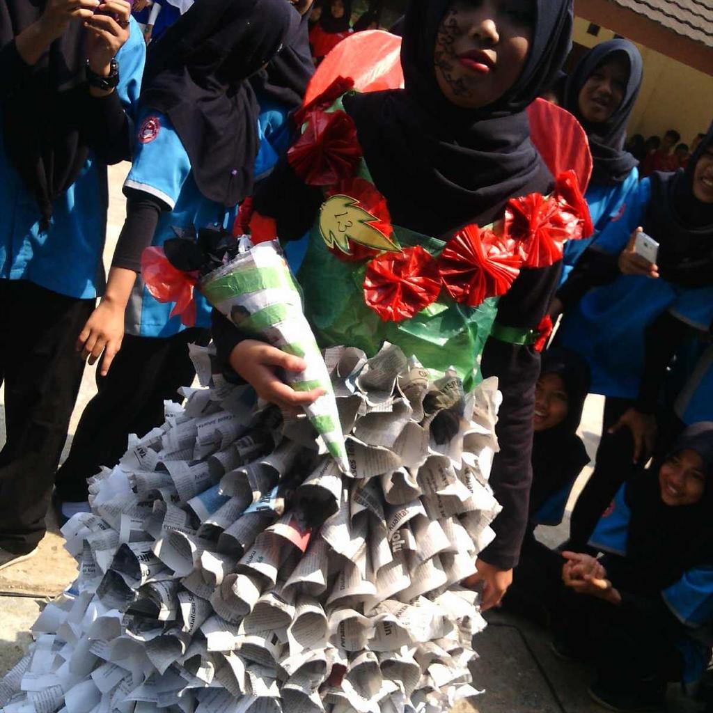 smktk_plus's tweet photo. Modelll teknomedika plus dari daur ulang 
#prokerosis2015/2016 https://t.co/Rad5xXInrl
