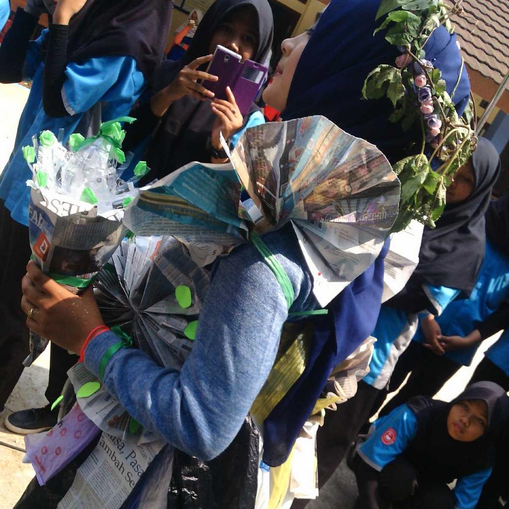 smktk_plus's tweet photo. Modelll teknomedika plus dari daur ulang 
#prokerosis2015/2016 https://t.co/mo3BxOchAV
