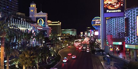 yourholidayself's tweet photo. @masey I'm livin' it up in Vegas – chaching! 🎉 Come party  https://t.co/SC1bCpfSYA #holidayself https://t.co/7mYamiO8QB