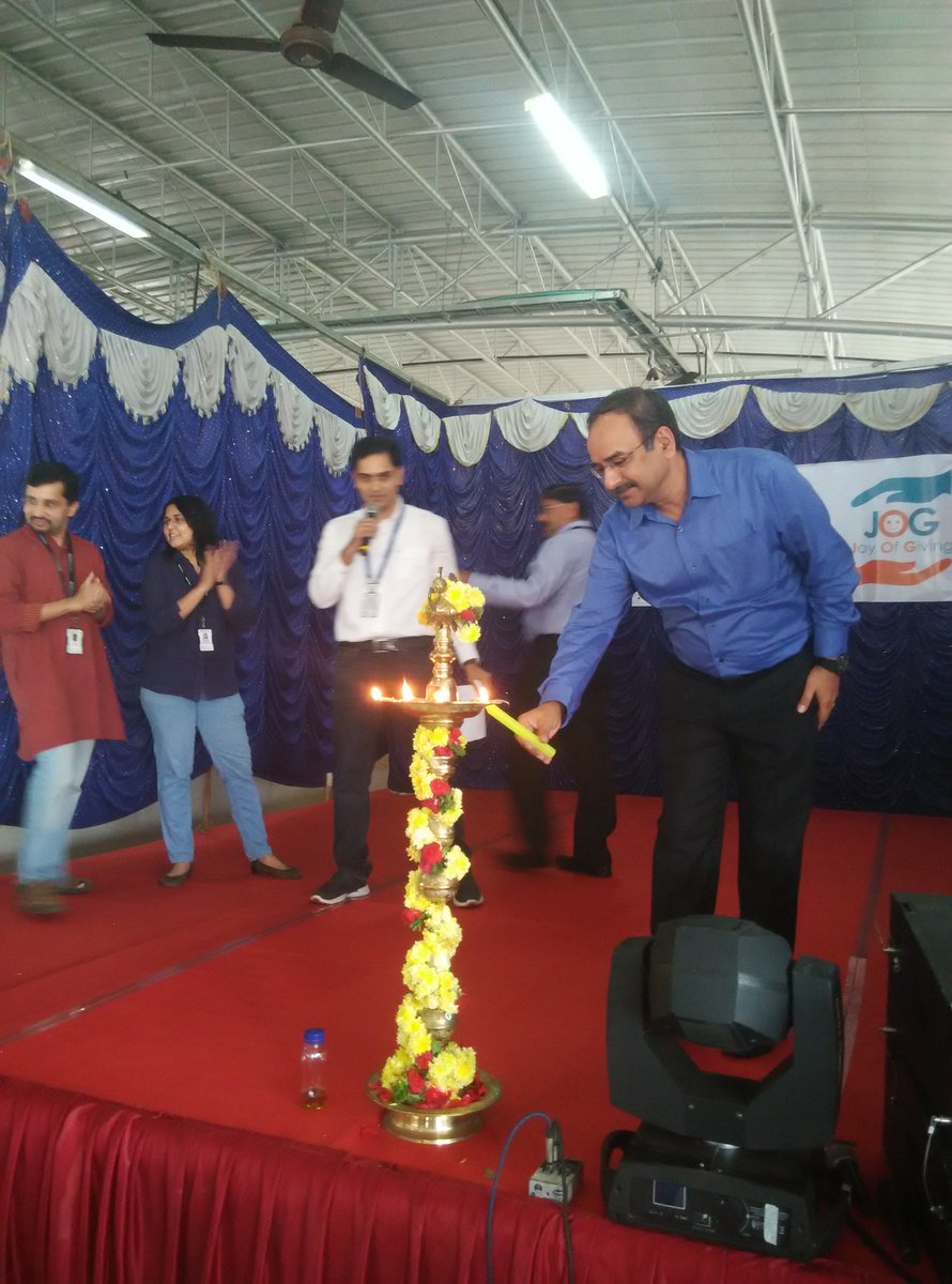 NiharG1's tweet photo. Our #joyofgiving @MetricStream started with a big bang with India Leaders lighting the lamp. https://t.co/2PGoRVQjfi