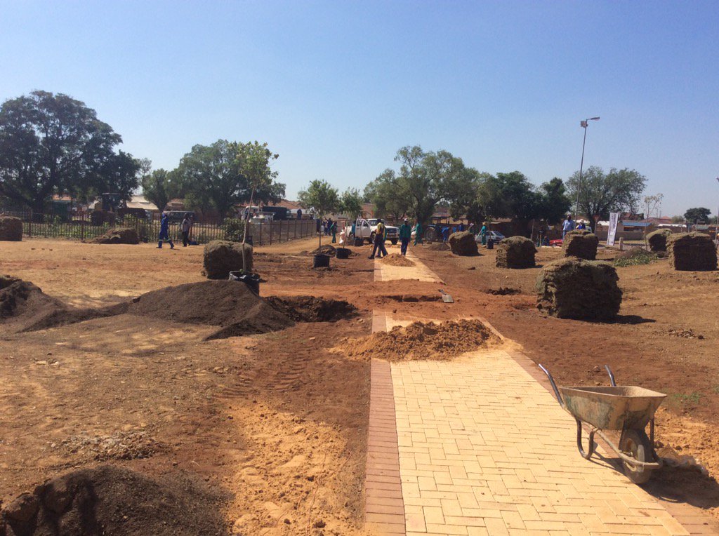 CityTshwane's tweet photo. Tshwane employees hard at work building a new Park next to HM Pitje Stadium. #ntirhisano #Kukamaoto @lolomokgobi https://t.co/kPV3nhreK3