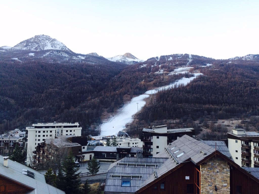 marieEvent83's tweet photo. Il est temps que la neige tombe #swtln #GSB2015 #serrechevalier https://t.co/ObzEm6ZUfg