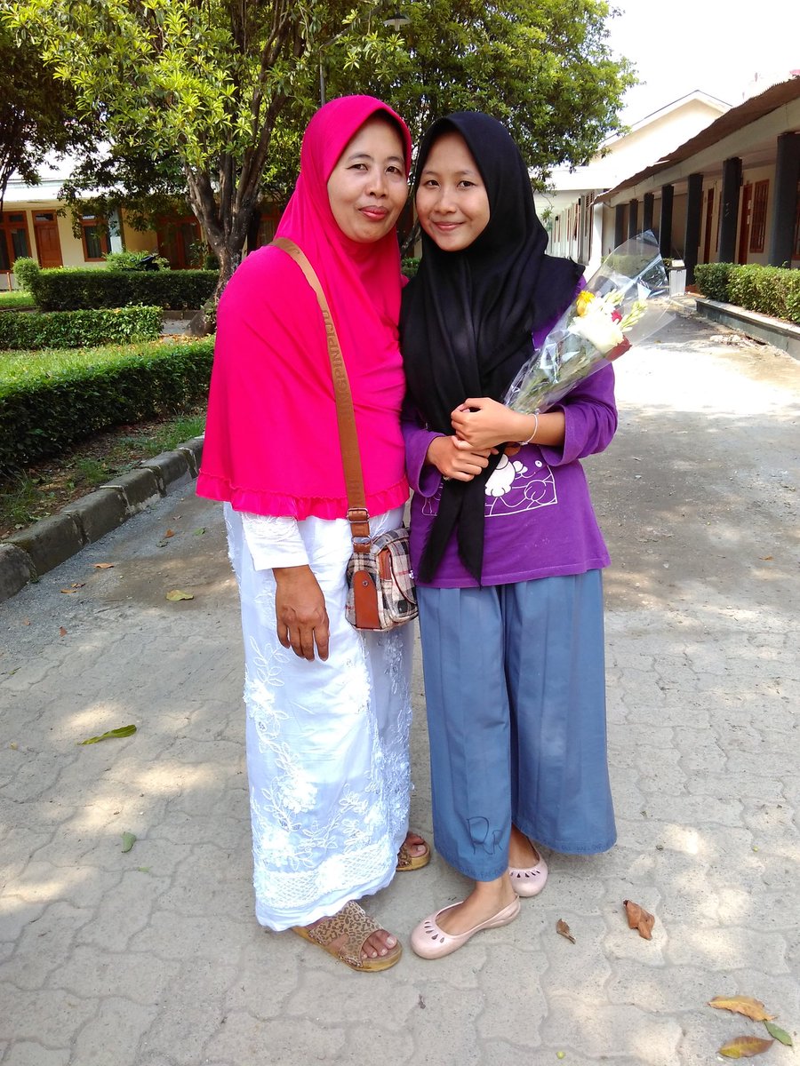 Ririn_askuri's tweet photo. 17 thn https://t.co/bZ7IZwtXJe