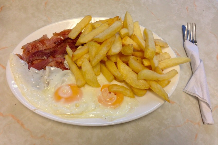 deserterblog's tweet photo. NEW: Proper chips and 5 places to find 'em: https://t.co/S4kc7VLjTt #chips #potatoes #spudlove https://t.co/kGYNzaW8zm