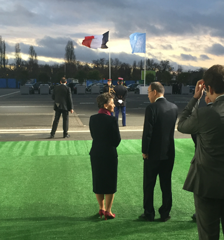 CFigueres's tweet photo. Good morning, world. At #COP21 entrance welcoming heads of state. We must, we can, we will https://t.co/P52OgTDB7o