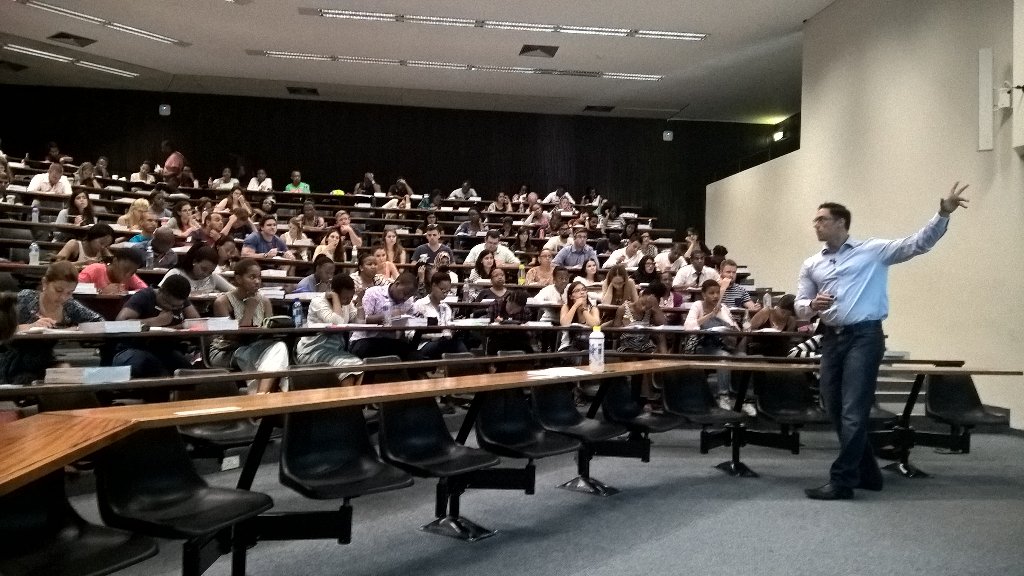 ShaunPars's tweet photo. Riley Carpenter (@rj_carpie) taking the @UCTBoardCourse Cape Town class through Dizzy Chemicals ITC Jan 2014 https://t.co/1ZcoqKkAFu