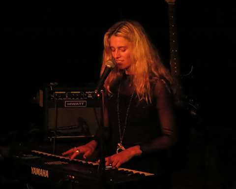 Sannie Fox 🍕🎸👐 tweet media