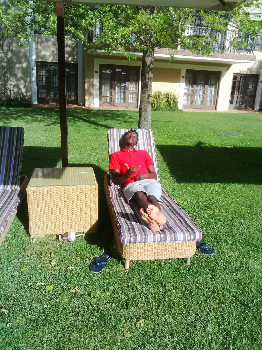 ApishTshetsha's tweet photo. It's a hot day and I'm keepin it cool #AwakeSoul #ConsciousSoul #LifeStyle #Nature #HotDays #SummerTime https://t.co/Y4yMZt4SBv