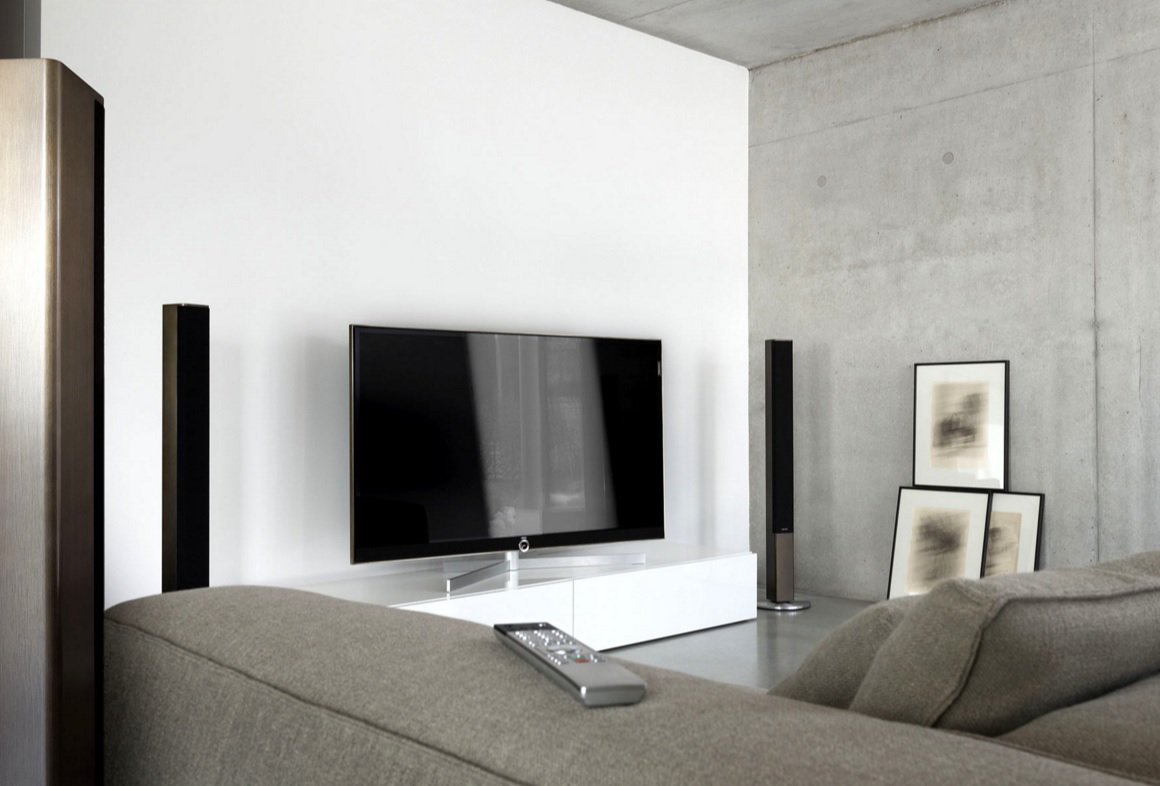 LoeweKensington's tweet photo. #LoeweTV now in bigger sizes: #75in &amp; #85in https://t.co/CL3hsIAruF
#loewe #4K #television 
@loeweuk 
@KensingtonHT https://t.co/rJ3yCxa8JN