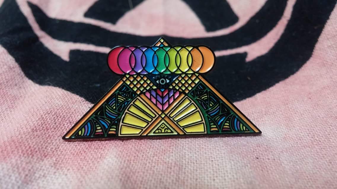 KindMind_Design's tweet photo. #moonsofegypt #pindrop #hatpins #headypins #pyramid #etsy #getemfast https://t.co/HB6edI57Vf