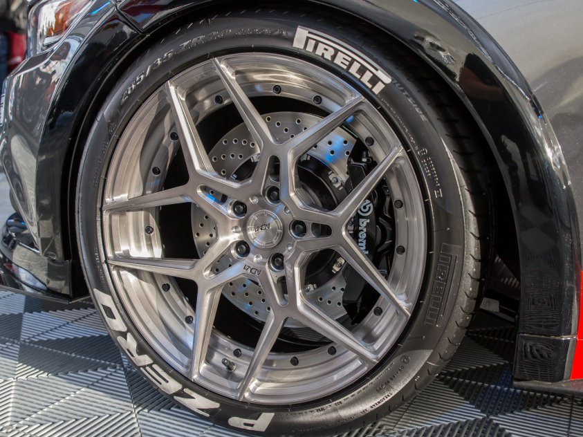 BremboBrakes's tweet image. Ford Mustang prototype on show at #Sema2015 features track style and Brembo cross-drilled brake discs #BremboEN