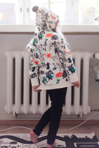 emzcollections's tweet photo. Such an amazing shot and print for these cold days! We simply love @Aarrekid xx https://t.co/VPRRypn1Jt
