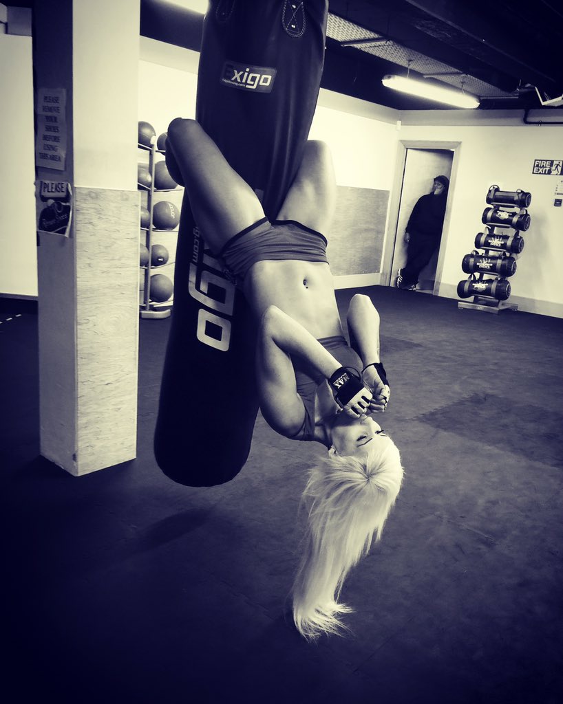 blondinjaa's tweet photo. Rita treninjsh 😉✨ https://t.co/NVGDQbL1VG