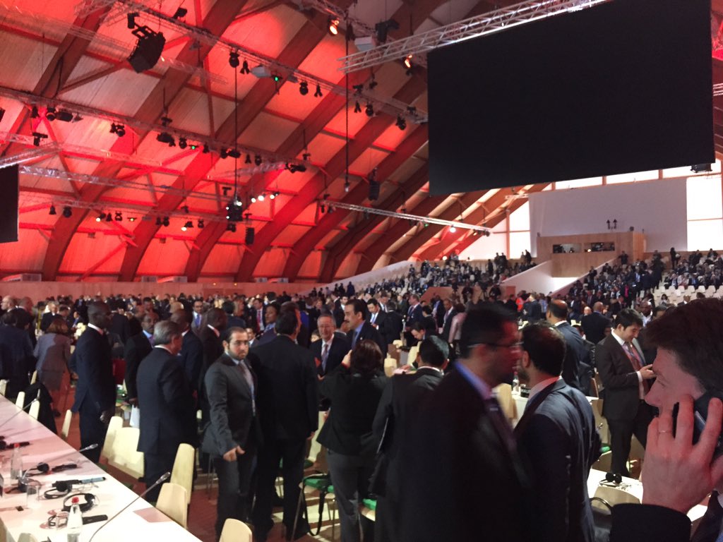COP21en's tweet photo. In a few minutes, follow live the leaders event here: https://t.co/LJeYjjwG1D #COP21 #GoCOP21 https://t.co/MBhApxs3TS