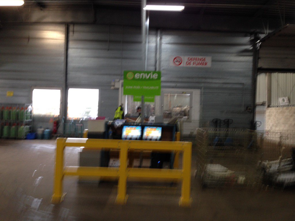 lesEIpdl tweet media