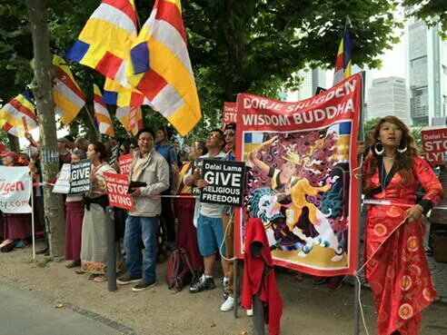 MightyMahamudra's tweet photo. Time for the discrimination against Shugden Buddhists to end! 
#dalailama 
#news 
#humanrights 
#india 
#peace https://t.co/oo7wNScucB
