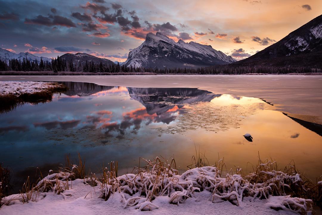 ExploreCanada's tweet photo. Superb sunrise over Vermillion Lakes. Have a great week everybody! IG photo by beckylynnsim #explorecanada https://t.co/hW4XLxgiIT