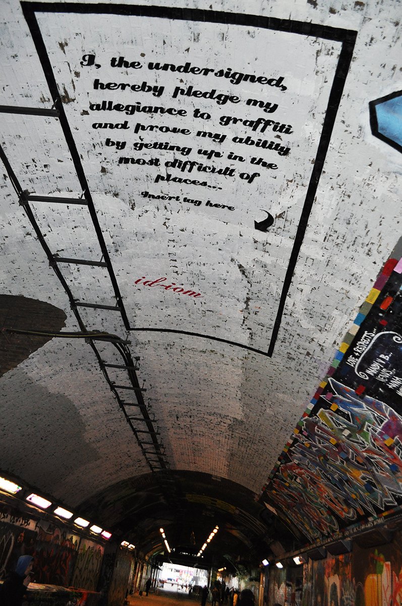 Thisisidiom's tweet image. We had a little bit of fun tagger baiting with our ceiling piece at #leakestreet. #tagmeifyoucan #streetart #London