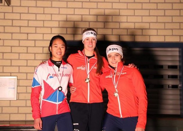 Schaatster Ju Lin de Visser werd afgelopen weekend met maar liefst 3 prs 2e bij het GK supersprint in Breda.