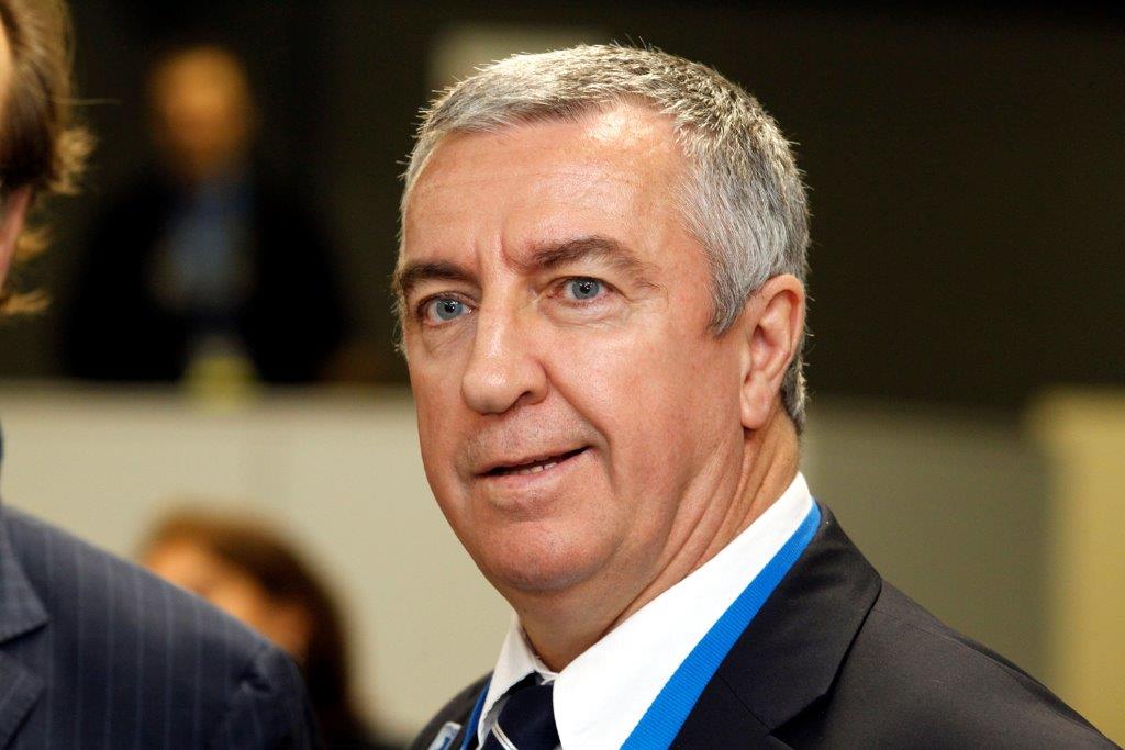 LeColisee's tweet photo. Président de @Hockey_FRA, Luc Tardif détaille son soutien au Colisée, en interview. https://t.co/knFzYpvFMn https://t.co/D3DtFNrXso
