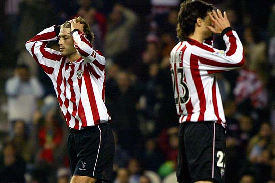 Ruldia's tweet photo. Los 2 jugadores más importantes del Athletic en los últimos 25 años juntos en 2 fotos @8JULENGUERRERO @AritzAduriz11 https://t.co/ZSPVcRnMx3