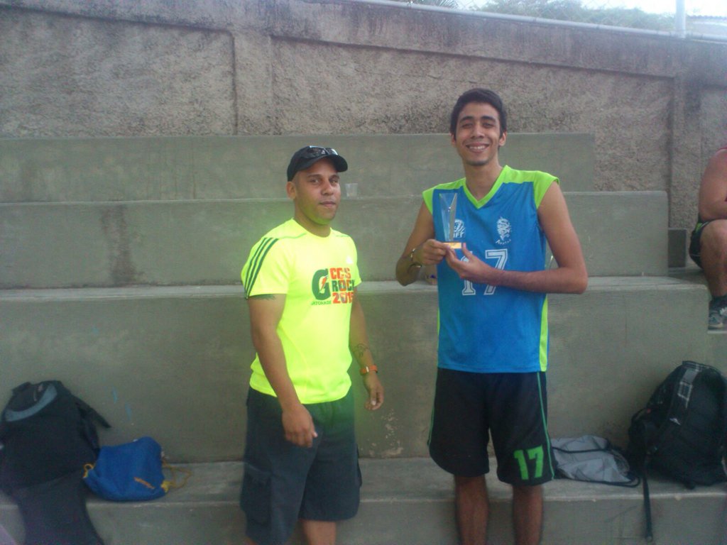 LMFlagFootball's tweet photo. Jugador defensivo del torneo @IvanLeon17 de @AVATAR_AVFF https://t.co/JQucqWCjb5