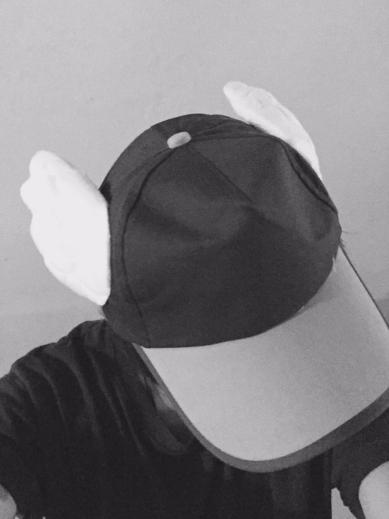 FreddyDico's tweet photo. This #hat makes us #HAPPY!!! Do you like it? π€π»πΌπ»πΆπΌ #WingCap #SundayFunday #Selfie #LuvAndLight #FreddyDicoStyling https://t.co/wxJfU6EWvx