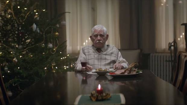 24HorasTVN's tweet photo. "Es tiempo de volver a casa", el spot de Navidad que de seguro te hará llorar → https://t.co/SDsPSSDS2B https://t.co/T4uVPOqMAP