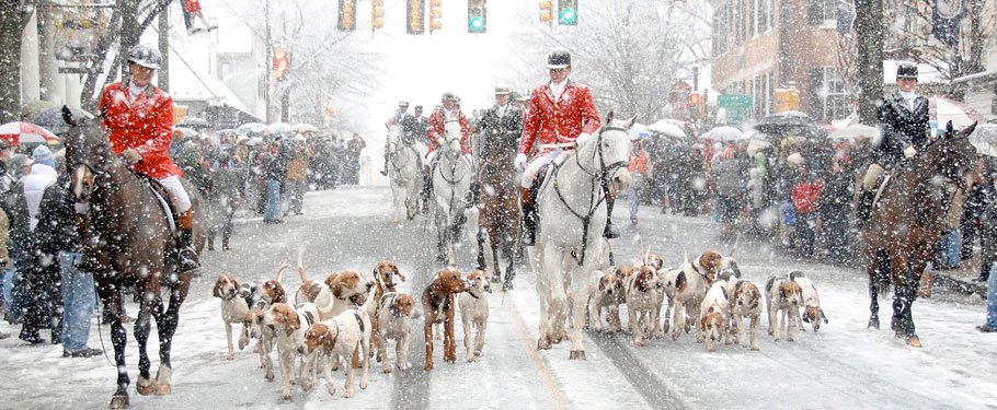 LivinginLoCo's tweet photo. Holiday Season in Loudoun #MerryChristmas https://t.co/Kzd3fyedMR https://t.co/Xvj54WfPVa