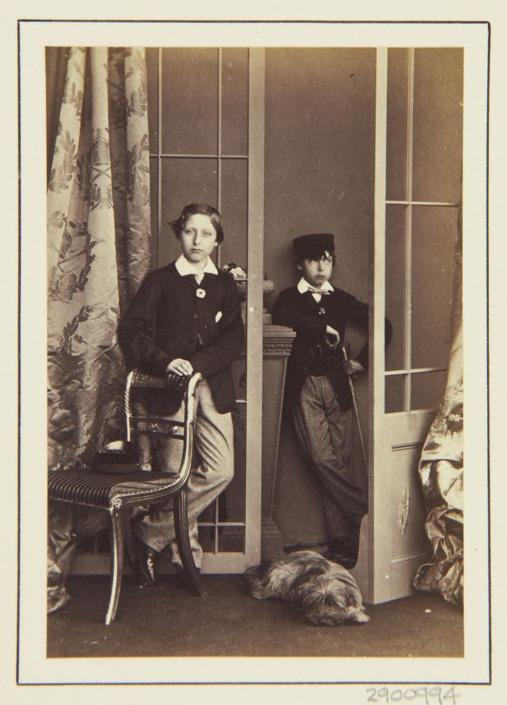 Albert_PrinceC's tweet photo. @Helionbooks @sketchofthepast @charlotte_m_z Our Arthur @artsaxe and Leo @_PrinceLeo; close friends as brothers. https://t.co/FKwyc2rFkQ