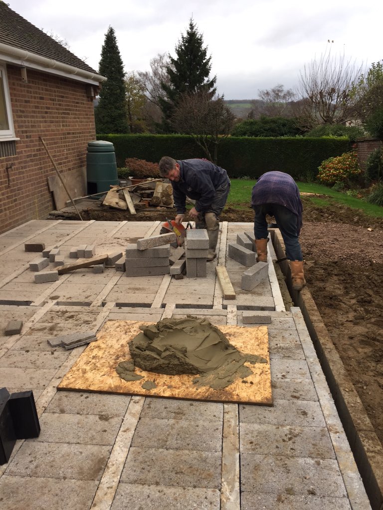 UKTommysYard's tweet photo. #Abuilderslife block and beam on site today ready to lay the bricks good days filming :) #HappyMonday https://t.co/6BxmzTxevU